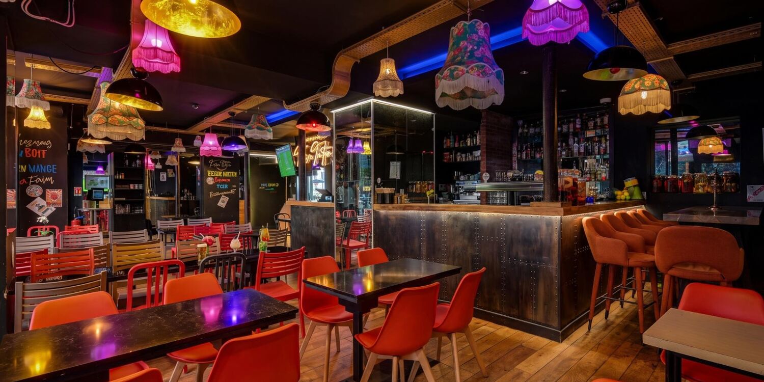 Tara Tata, bar