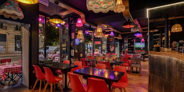 Tara Tata, bar