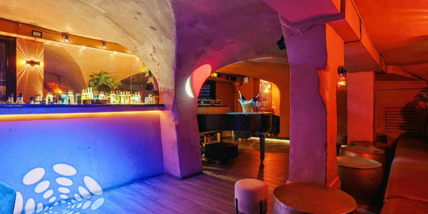 Banana Café, bar