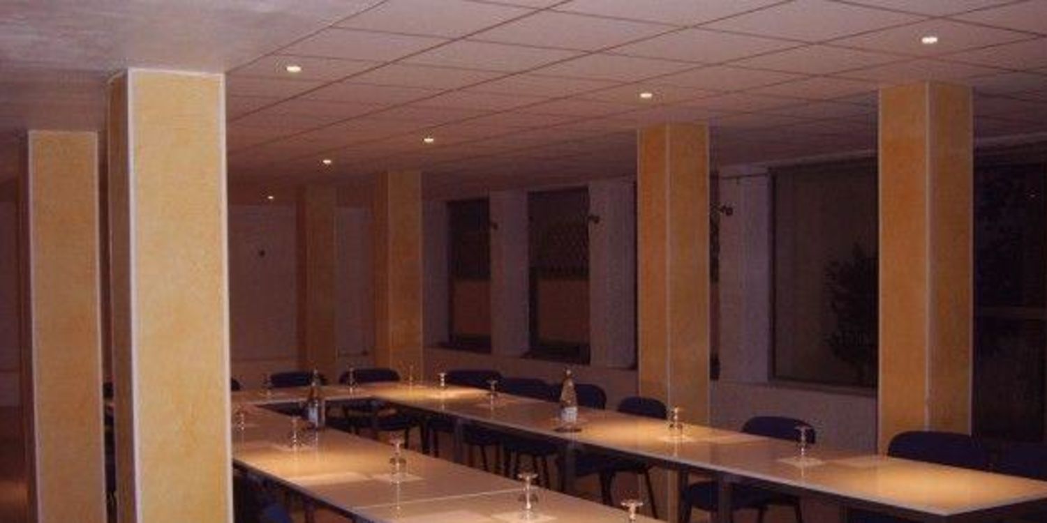 Hostellerie Des Pins (fermé), rental_room, Salle de séminaire