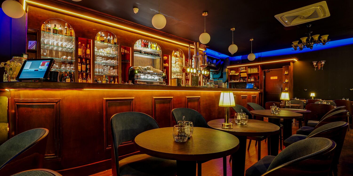 L’Orient Express, bar