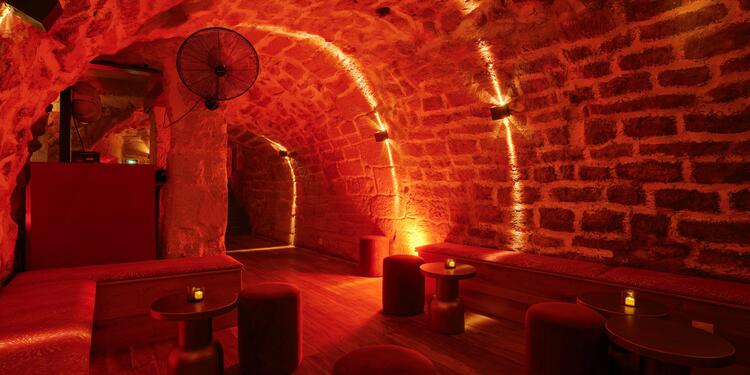 UTOPIA, bar
