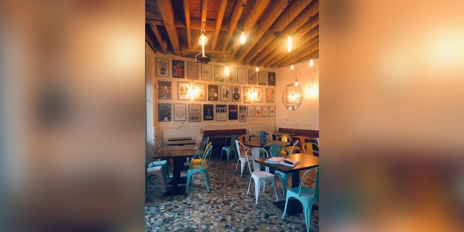 Café De La Crèche, restaurant