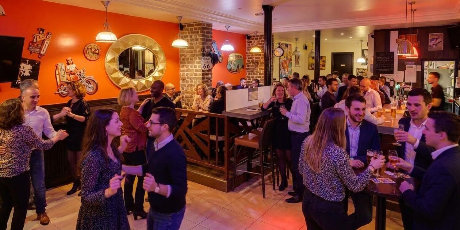 L'Excuse, bar