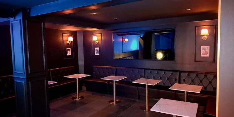 La Perla Club Latino, bar