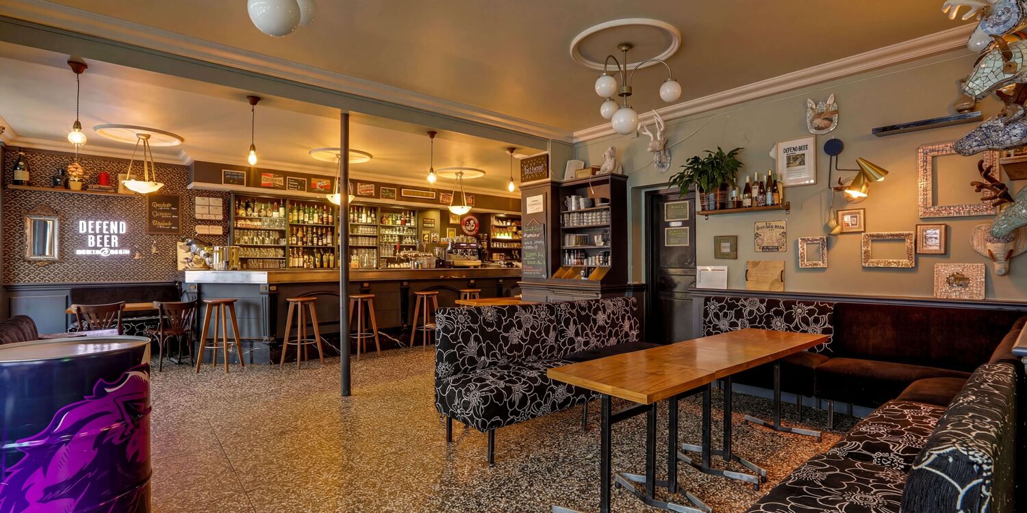 Les Frangines, bar