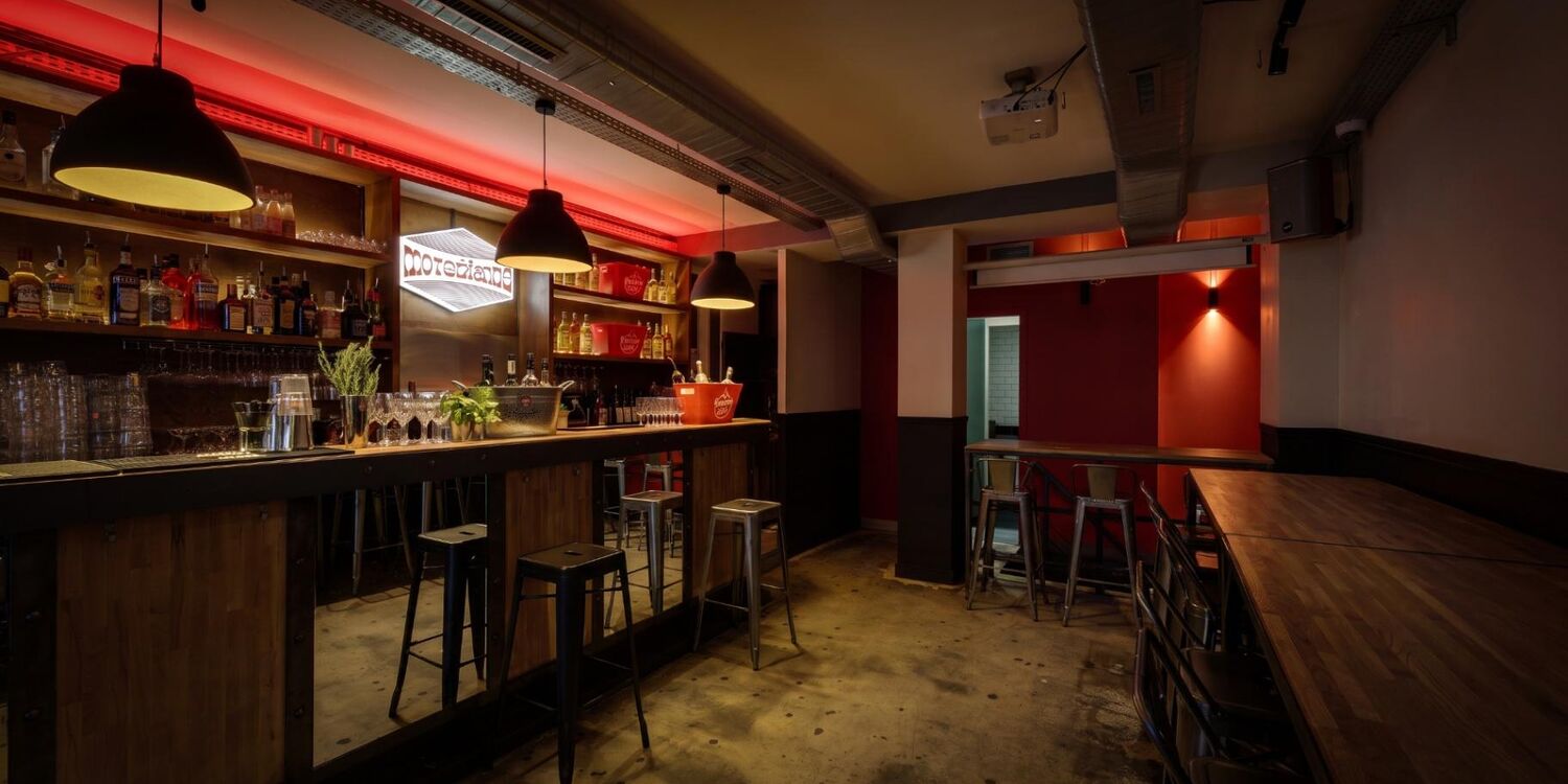 La Morézienne, bar