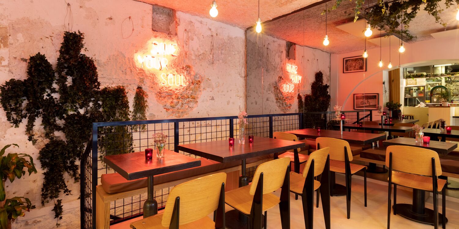 Hell's Chicken, restaurant