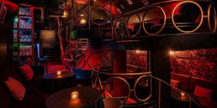 Chez Prince St. Germain, bar