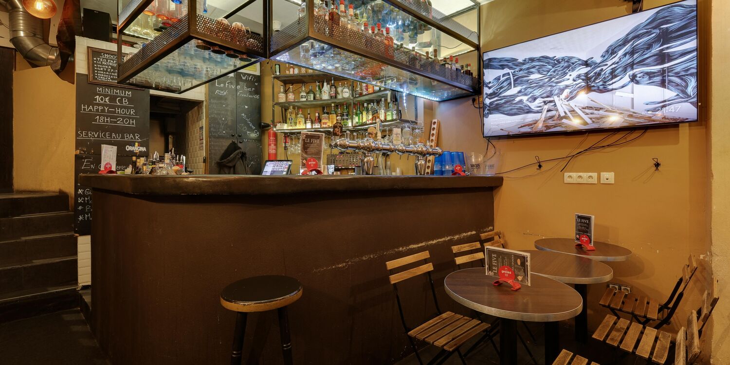 Le Five, bar