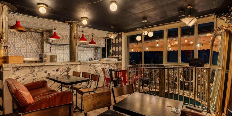 Le 138, bar