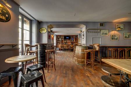 Le Baradoz, Bar Versailles  #0