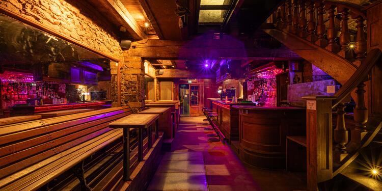 Le 42, bar