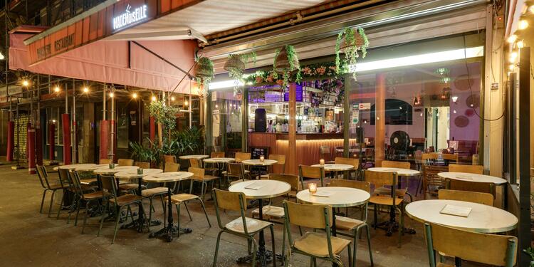 Le Mademoiselle, bar, Terrasse installée du 1er avril au 1er novembre