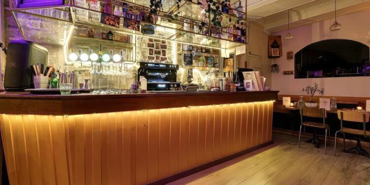 Le Mademoiselle, bar