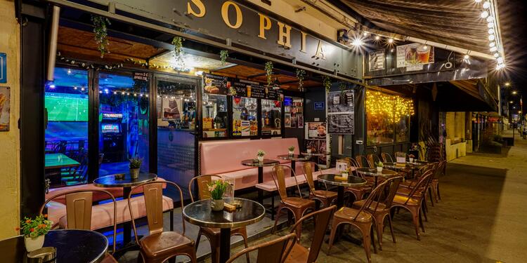 Sophia, bar