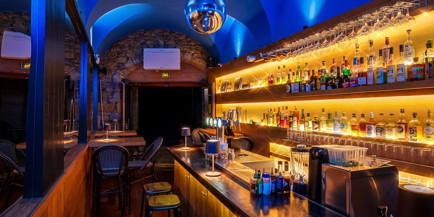 TOCCO, bar