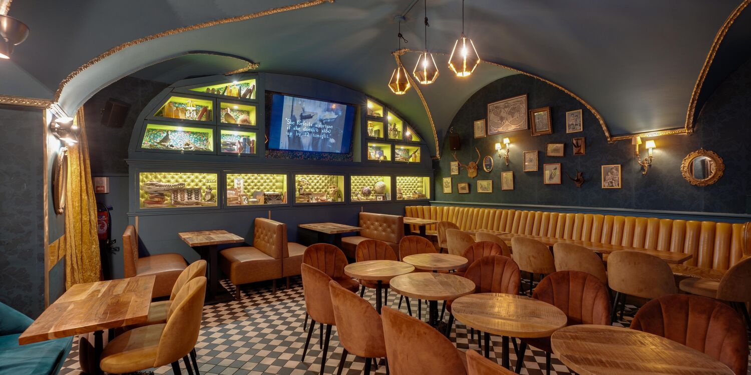 The Monkey Club, bar