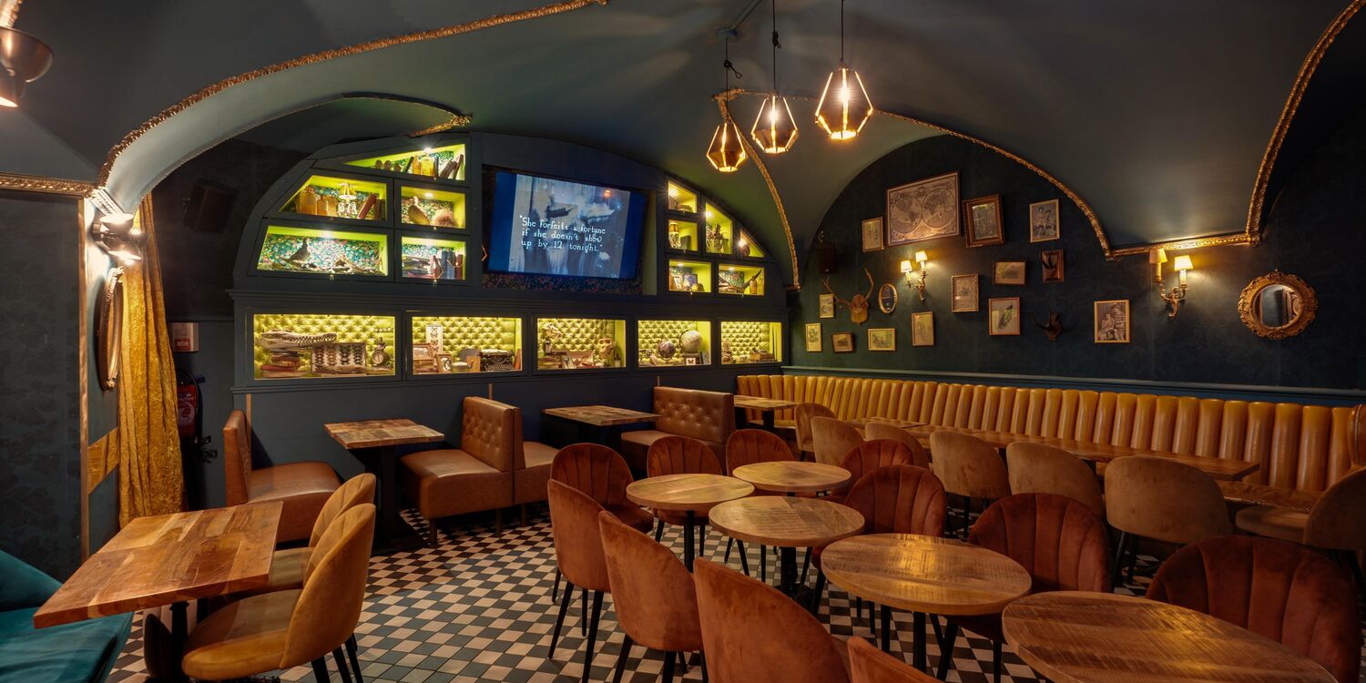 The Monkey Pub, bar