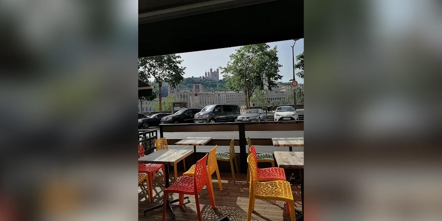 La Chapelle Café, bar