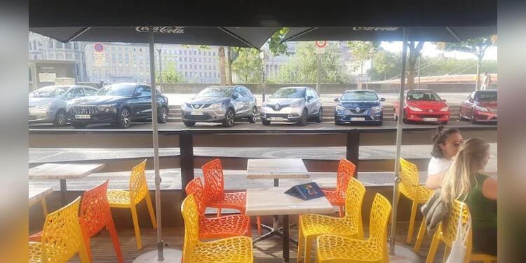 La Chapelle Café, bar