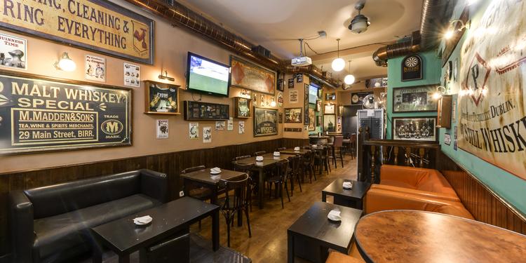 The Cavern Irish Pub, bar