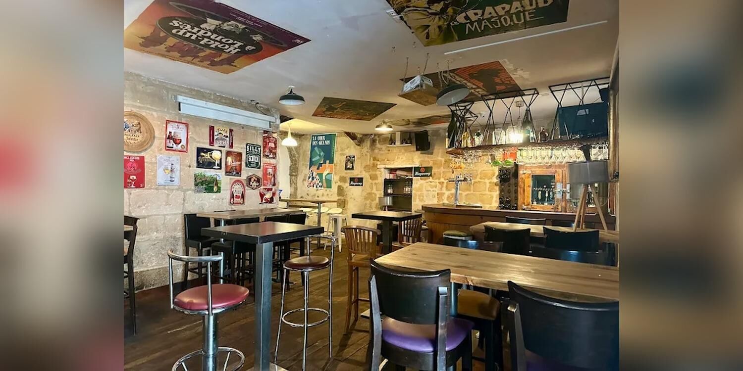 La Cour des Grands, bar