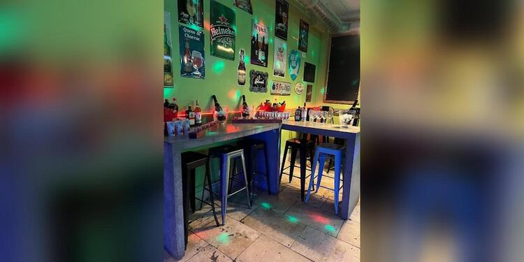 La Cour des Grands, bar