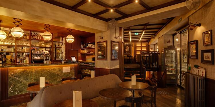 Morny, bar