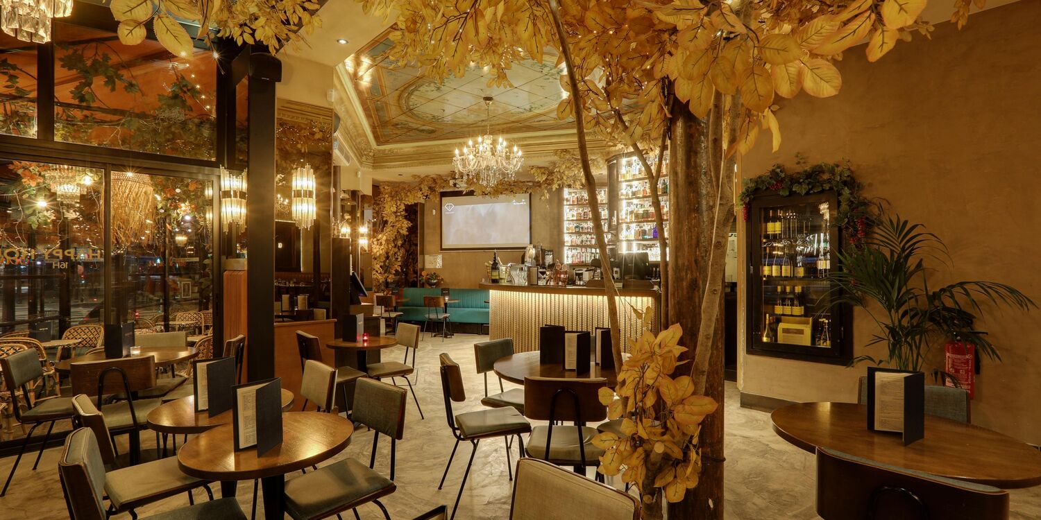 Café Quai 33, bar