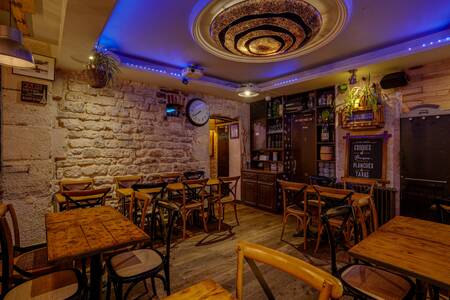 Le Val Royal, Bar Paris Croulebarbe #0