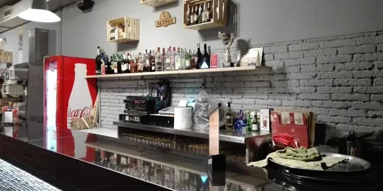 Retruc, bar