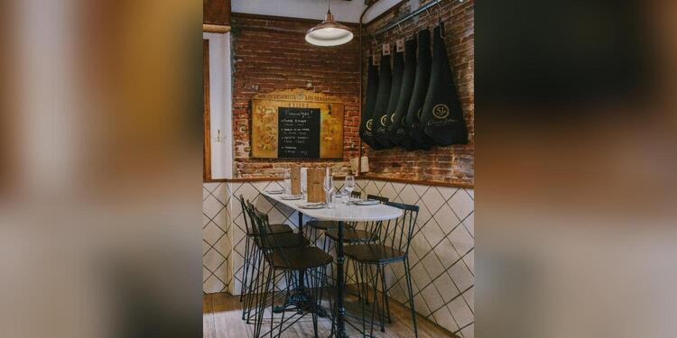 Bodega Amposta, bar