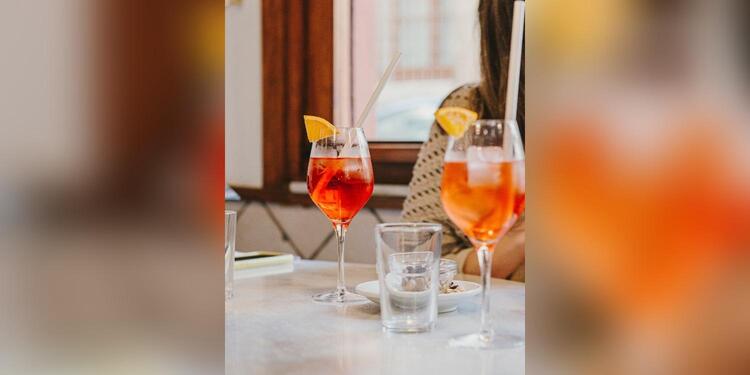 Bodega Amposta, bar