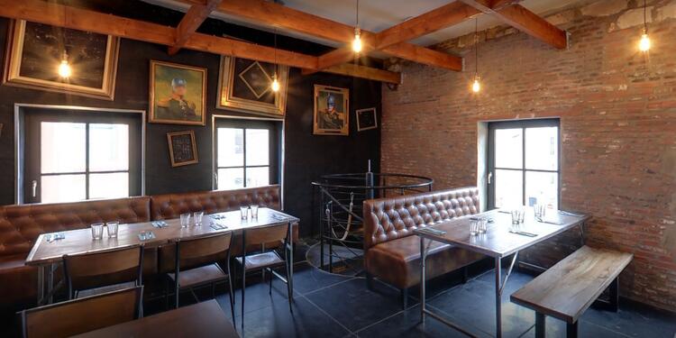 Back House (Fermé), bar, La salle située au second étage