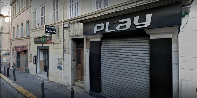 Play (Fermé), bar, La façade de l'établissement