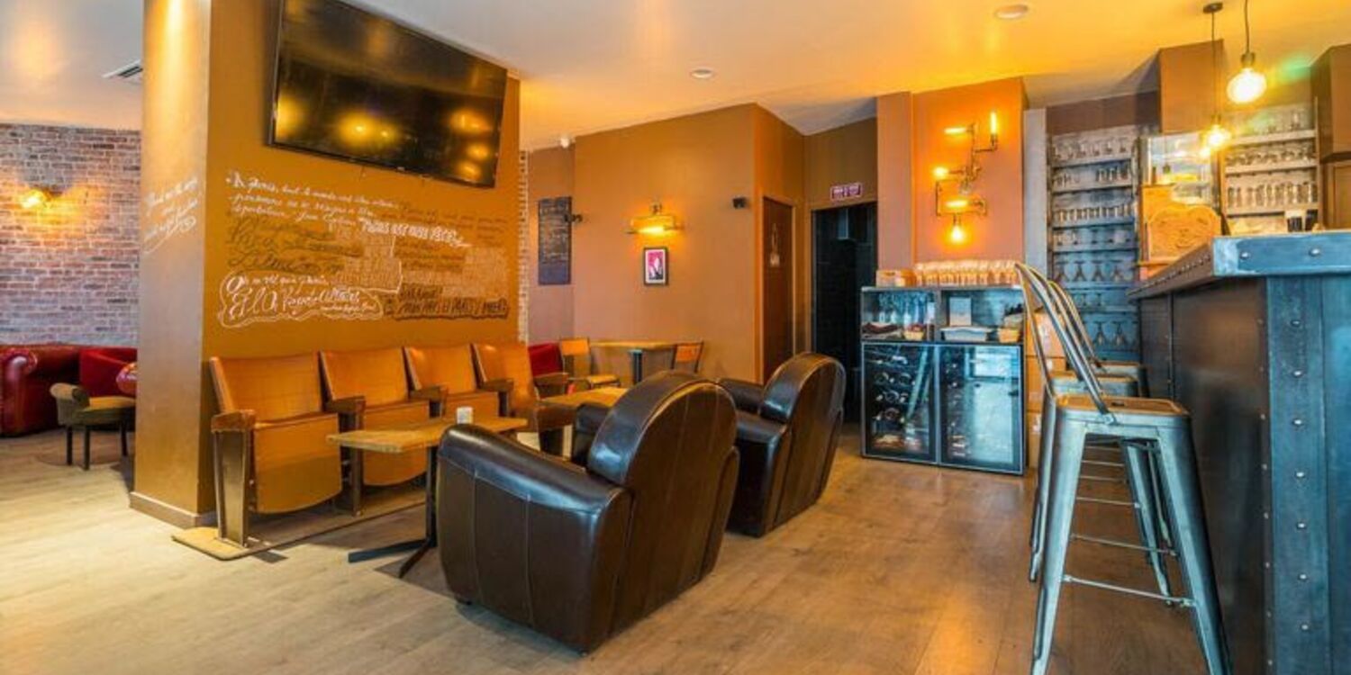 Le Saint (fermé), bar, Une vue de l'intérieur du bar