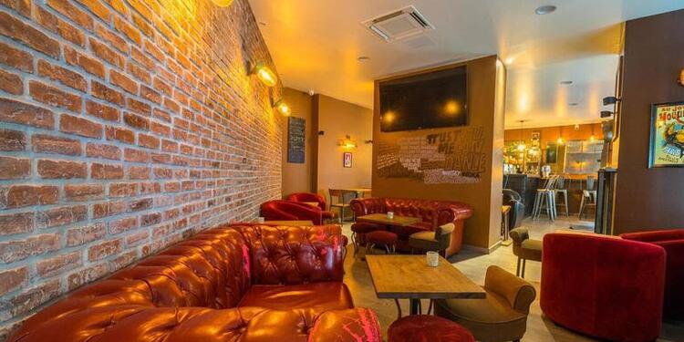 Le Saint (fermé), bar, Une vue de l'intérieur du bar