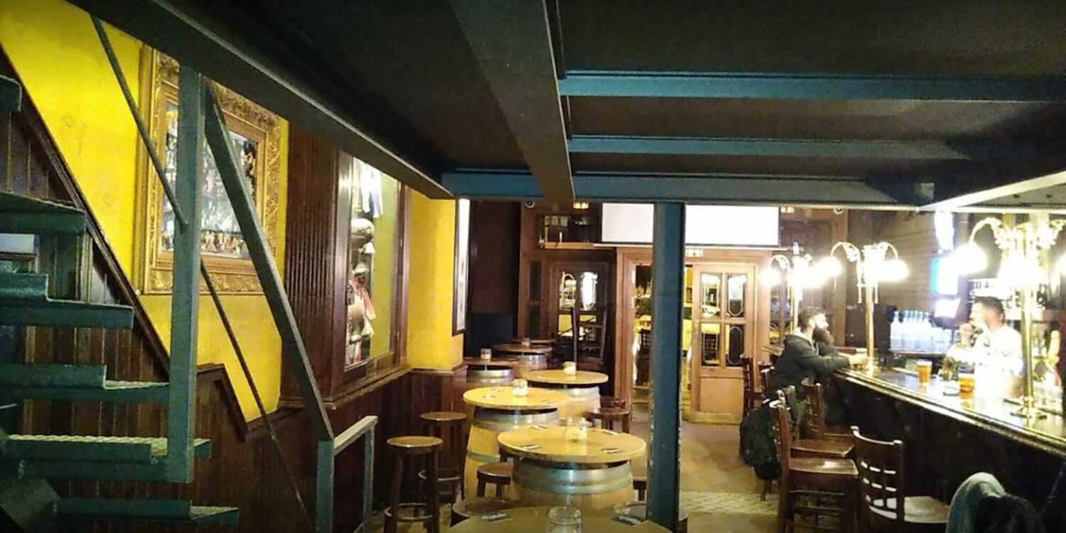 The Kingdom Pub (fermé), bar, Une vue de l'intérieur du bar