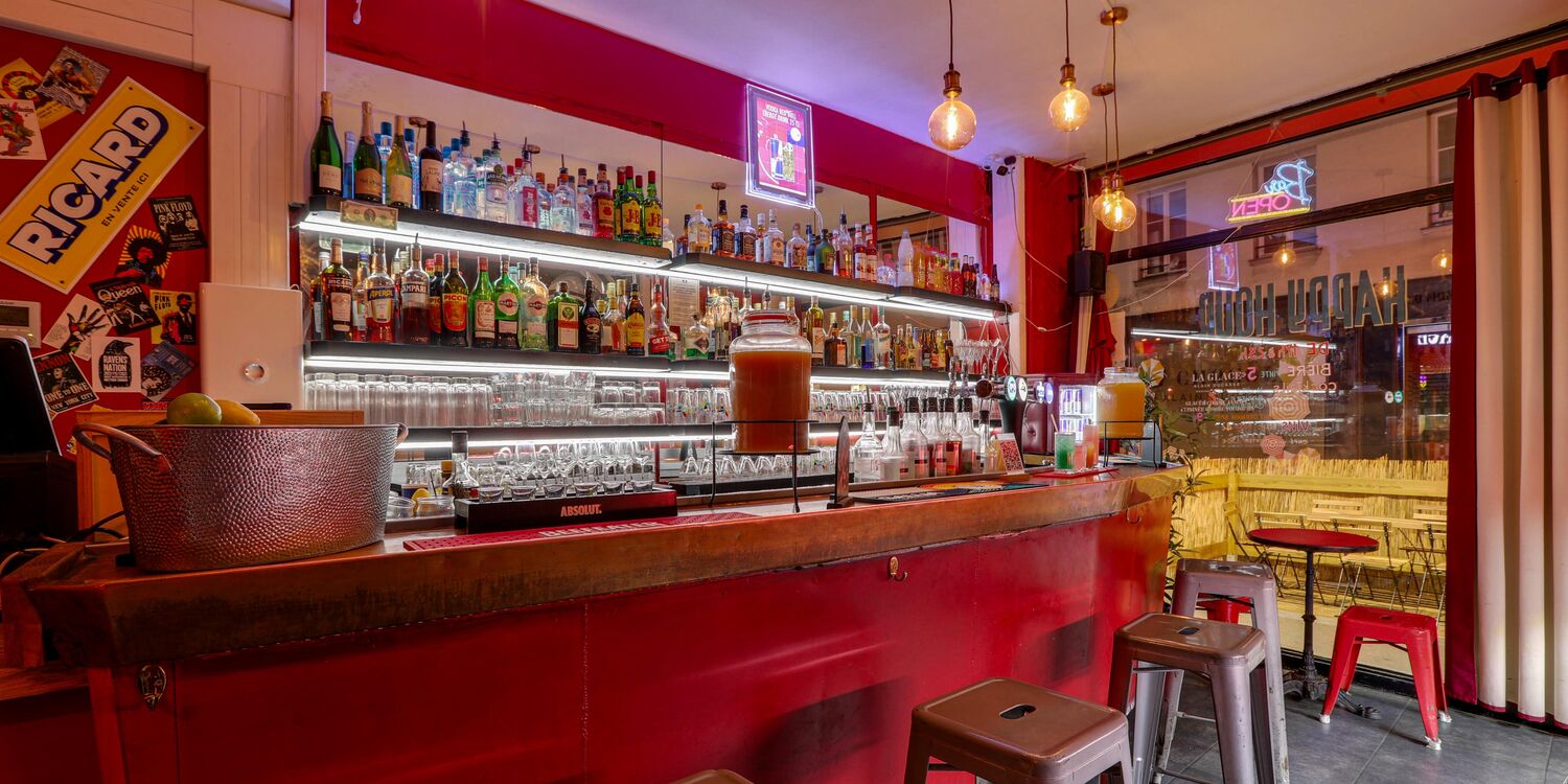Objectif Lune, bar