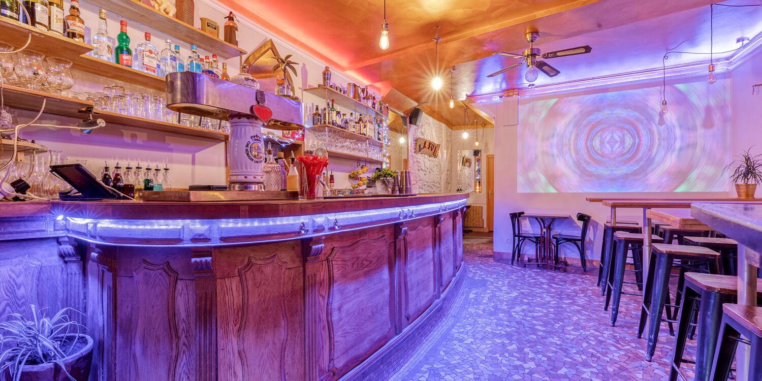 La Soif (Privatisation Totale), rental_room