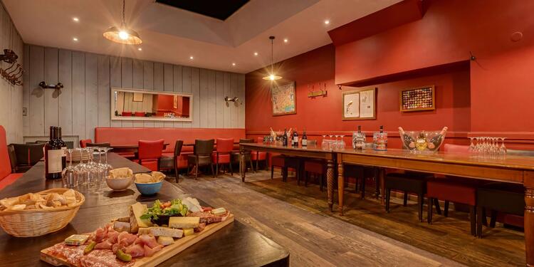Au Petit Tonneau, bar