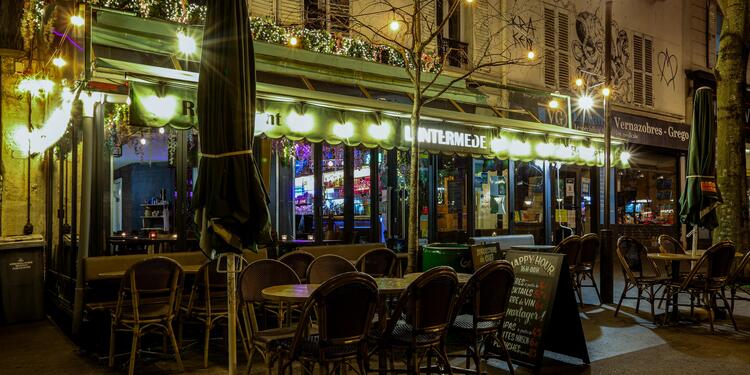 L'Intermède, bar