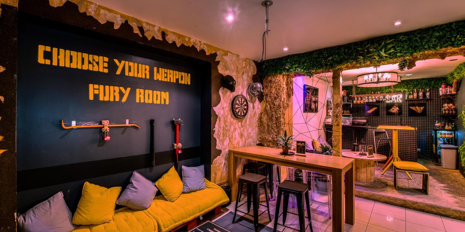 Fury Bar, bar