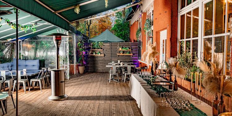 Les Pieds dans l'Herbe, rental_room, la terrasse