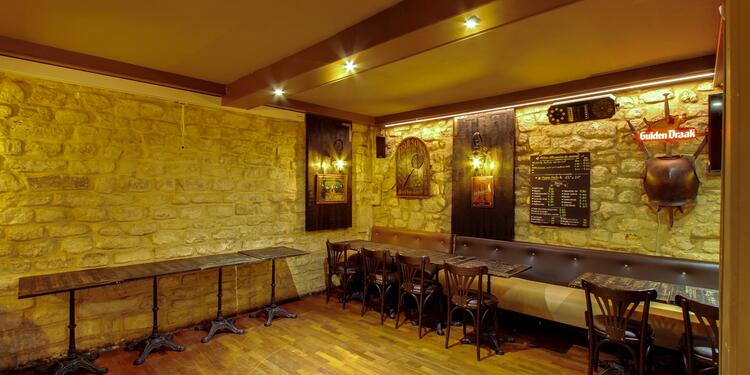 Hall's Beer Tavern, bar, Il est possible de danser dans cet espace !