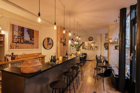 Poppy Paris, Bar Paris Martyrs #0