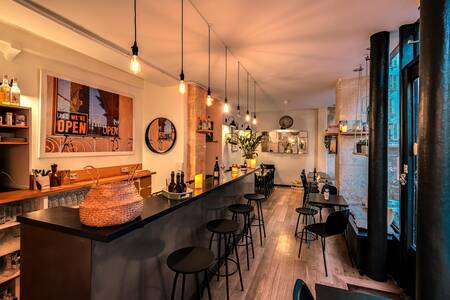 Poppy Paris, Bar Paris Martyrs #0