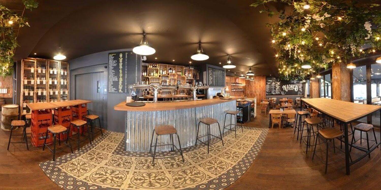 Naoned (fermé), bar