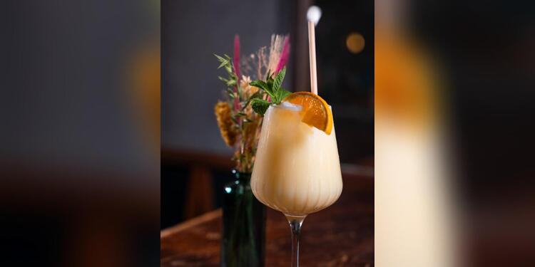 Aux 12 Apôtres, bar